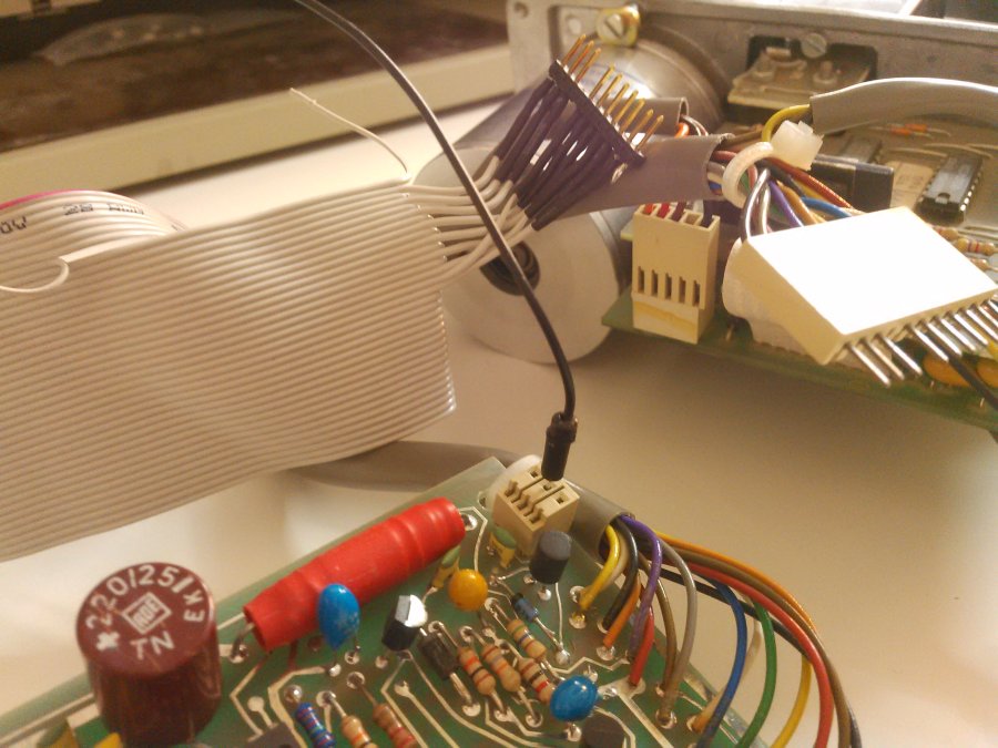 papertapereader_gnd-connector.jpg papertapereader_gnd-connector.jpg